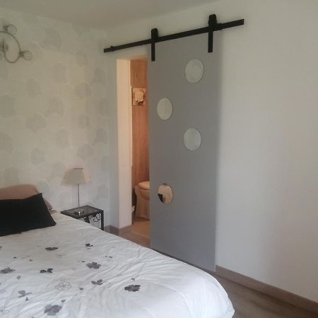Le Petit Nid Hotel Egletons Bagian luar foto