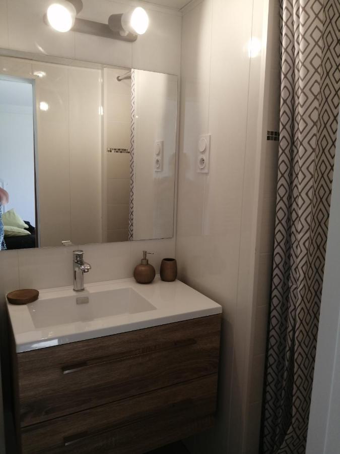 Le Petit Nid Hotel Egletons Bagian luar foto